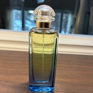 Hermes Un Jardin Après La Mousson Perfume - Blue and Gold